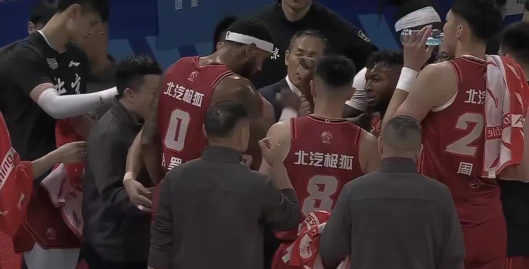 m6米乐在线官网-关于强队中场神秘伤退，球队扬帆起航的信息