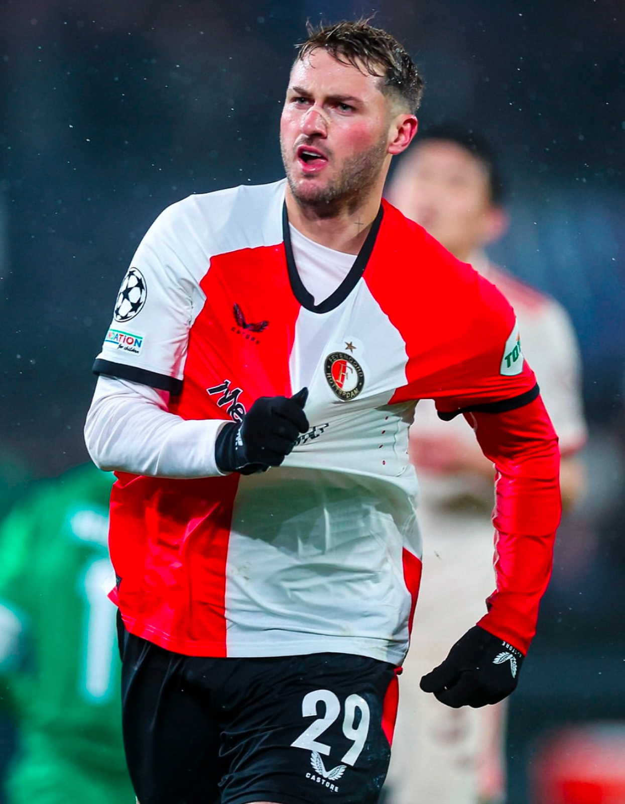 米乐体育在线-尼斯门将获得赛季最佳守门员奖项