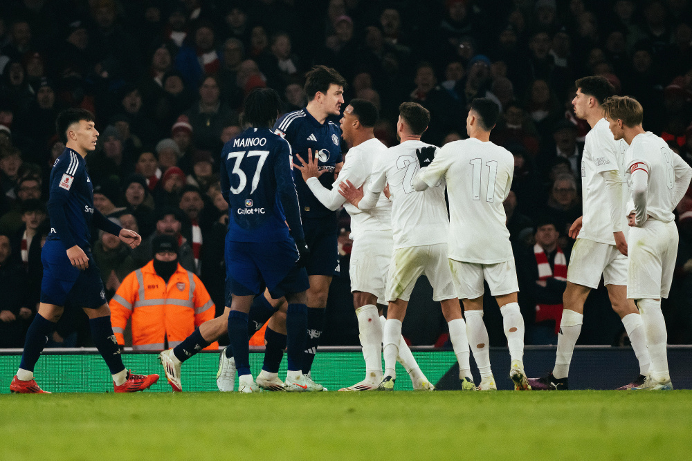 米乐官网登录-阿森纳门将连续三场扑点神勇