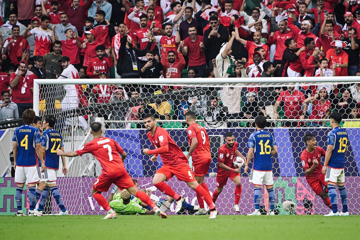 米乐m6官网-紧张！双方队伍将在足球场上争夺胜利