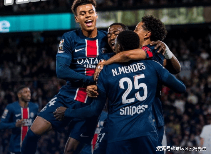 米乐官网-小组赛收官，巴黎圣日耳曼大胜轻松晋级