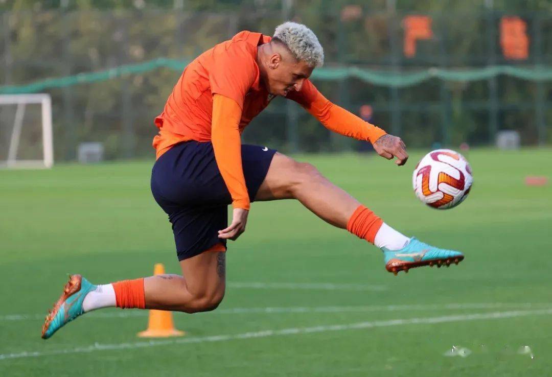 米乐体育官网-激烈角逐呈现白热化，各国运动员积极备战